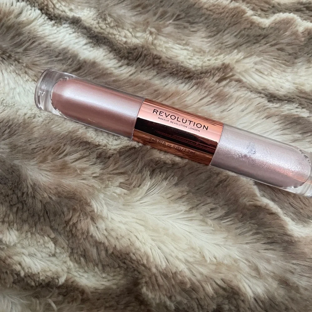 Makeup Revolution Eye Glisten Foil and Glitter Liquid Dual Ended Eyeshadow